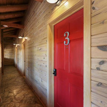 Wimberley Log Cabins Resort And Suites- Unit 3 Экстерьер фото