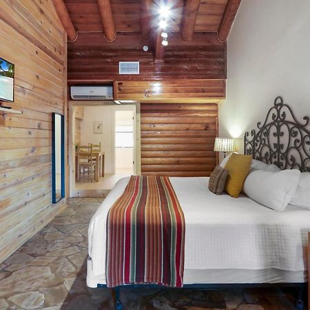 Wimberley Log Cabins Resort And Suites- Unit 3 Экстерьер фото