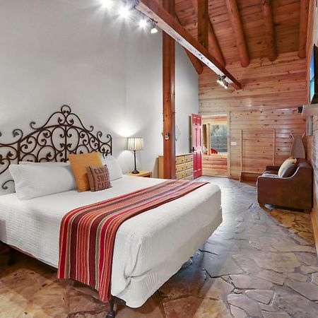 Wimberley Log Cabins Resort And Suites- Unit 3 Экстерьер фото